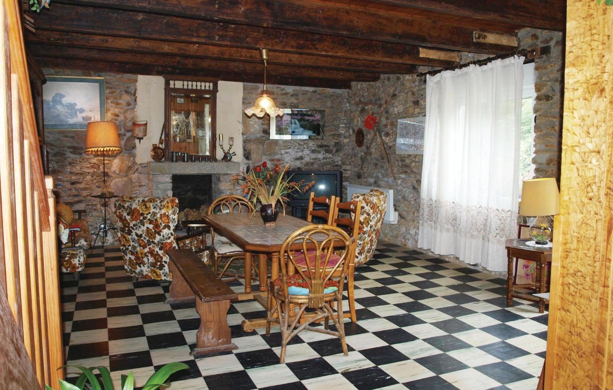 Lovely Home In Le Faouet With Kitchen Esterno foto