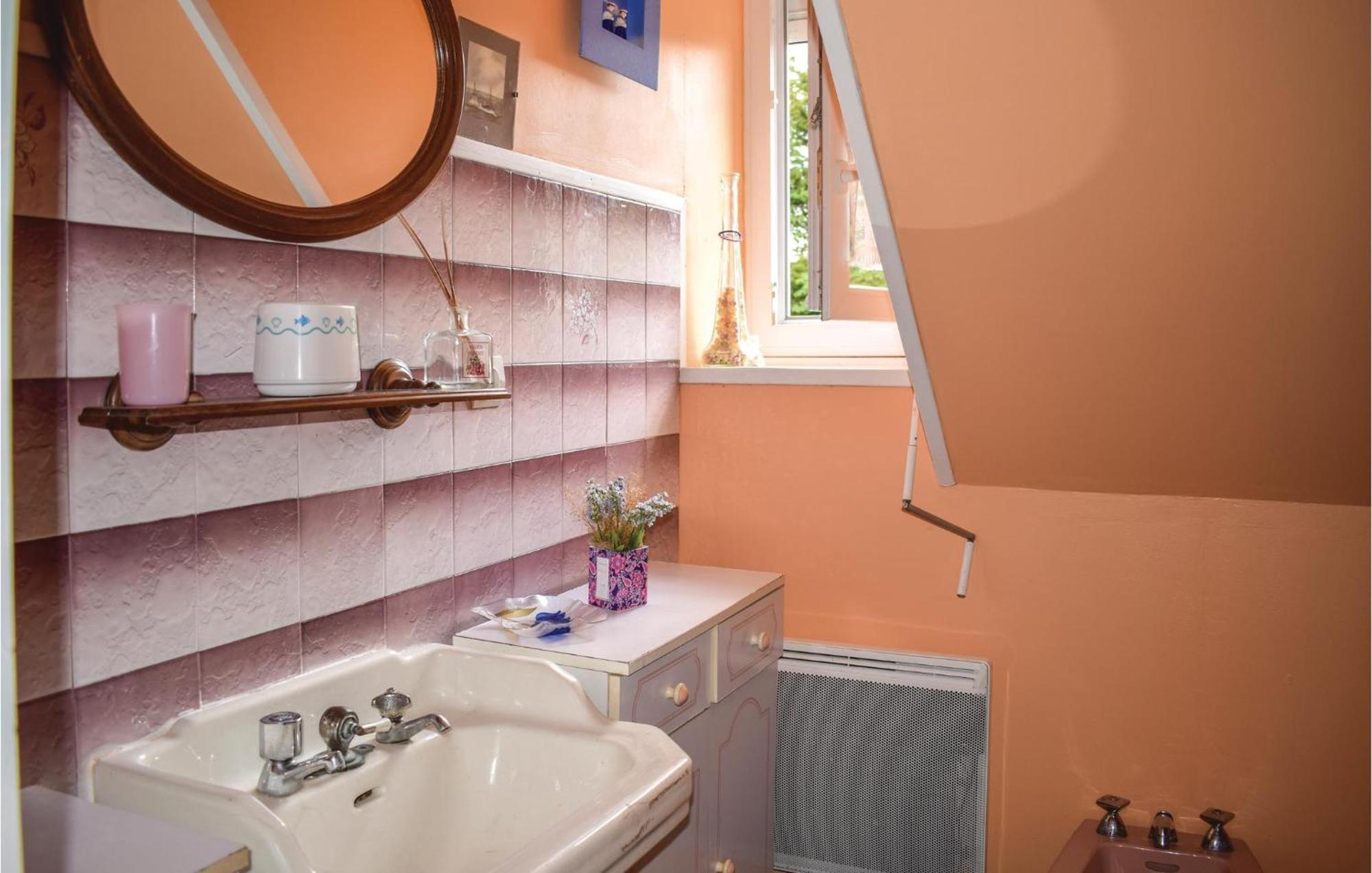 Lovely Home In Le Faouet With Kitchen Esterno foto