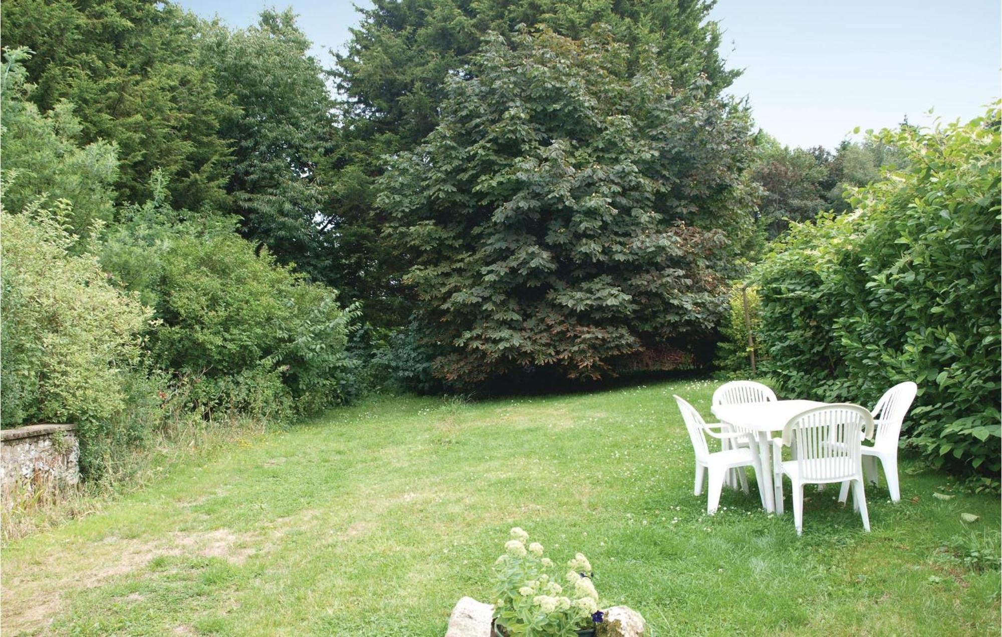 Lovely Home In Le Faouet With Kitchen Esterno foto