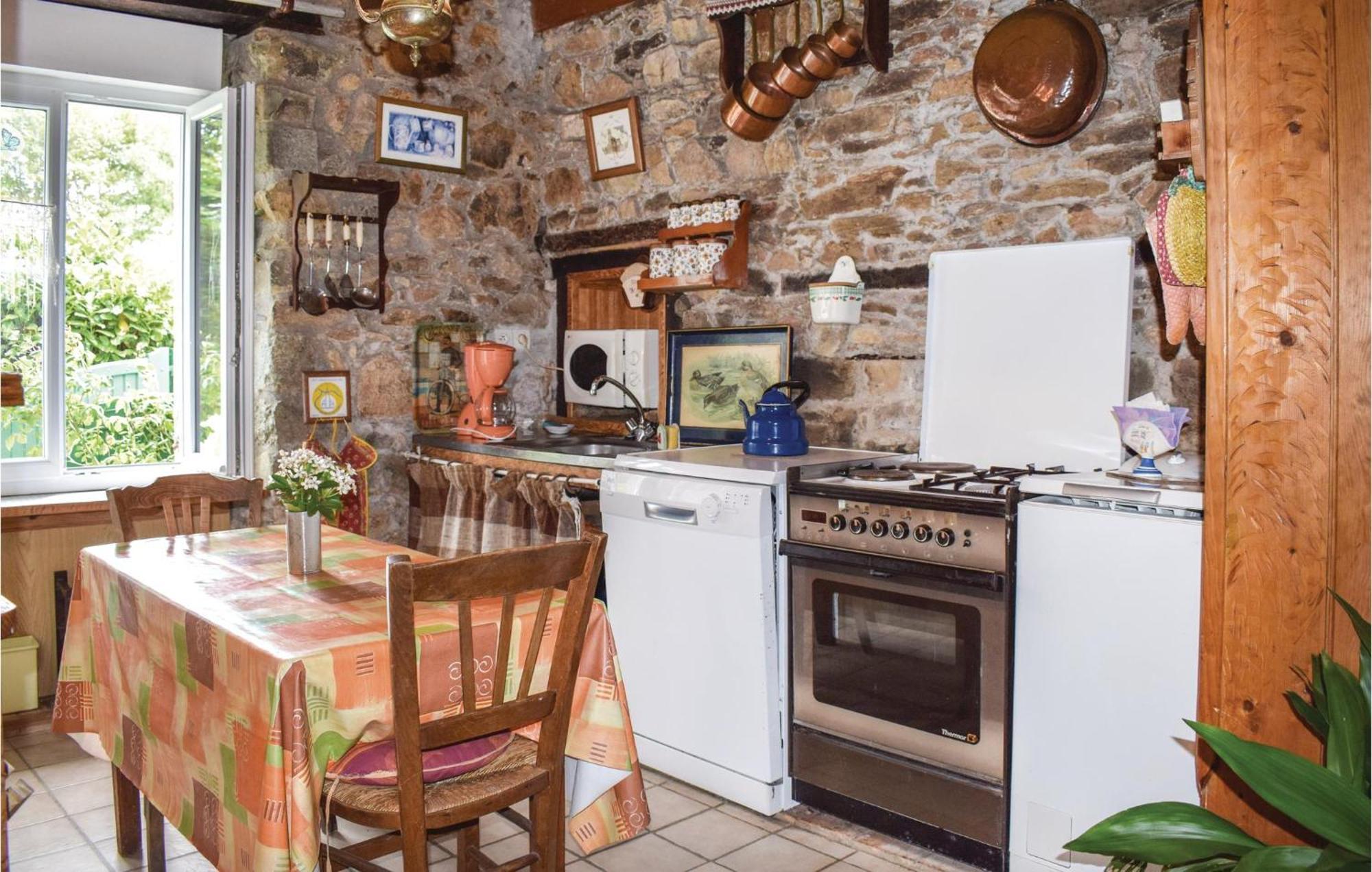 Lovely Home In Le Faouet With Kitchen Esterno foto