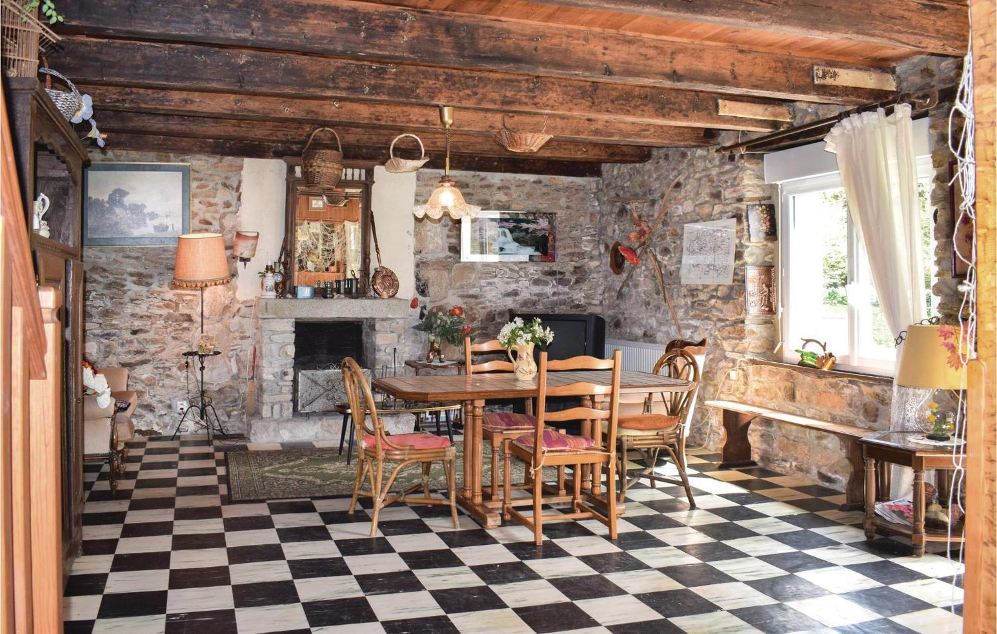 Lovely Home In Le Faouet With Kitchen Esterno foto